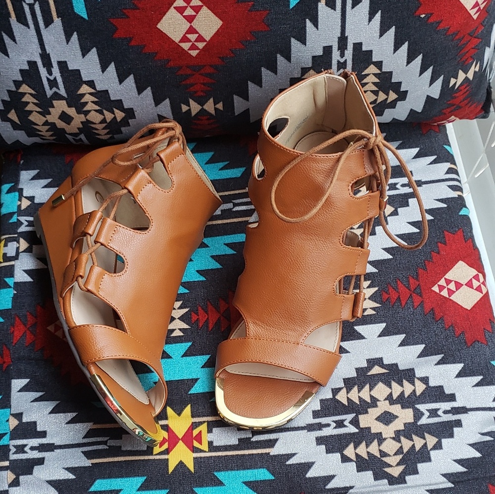 brown wedges - Picture 2 of 5